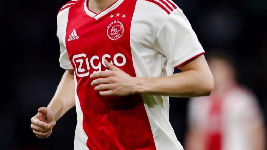 Donny Van de Beek, en un partido del Ajax. Foto: Instagram (@donnyvdbeek)