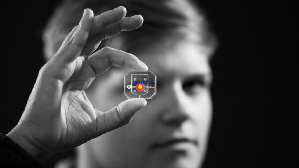 Recrean un ojo parpadeando sobre un chip diminuto