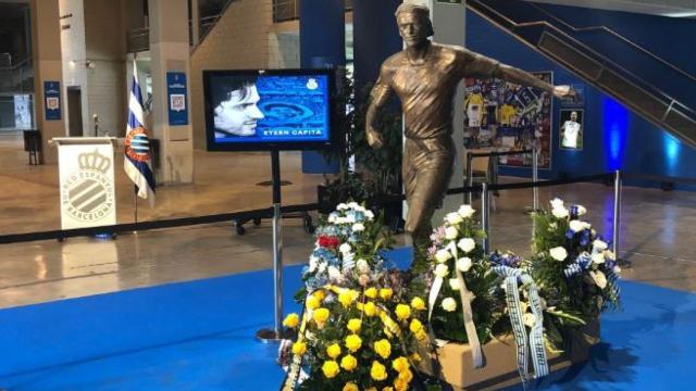 Estatua de Dani Jarque en el homenaje. Foto: Twitter (@RCDEspanyol)