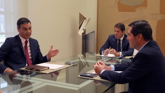 Garamendi en la reunión con Sánchez