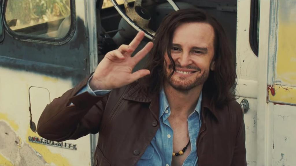Damon Herriman como Charles Manson.