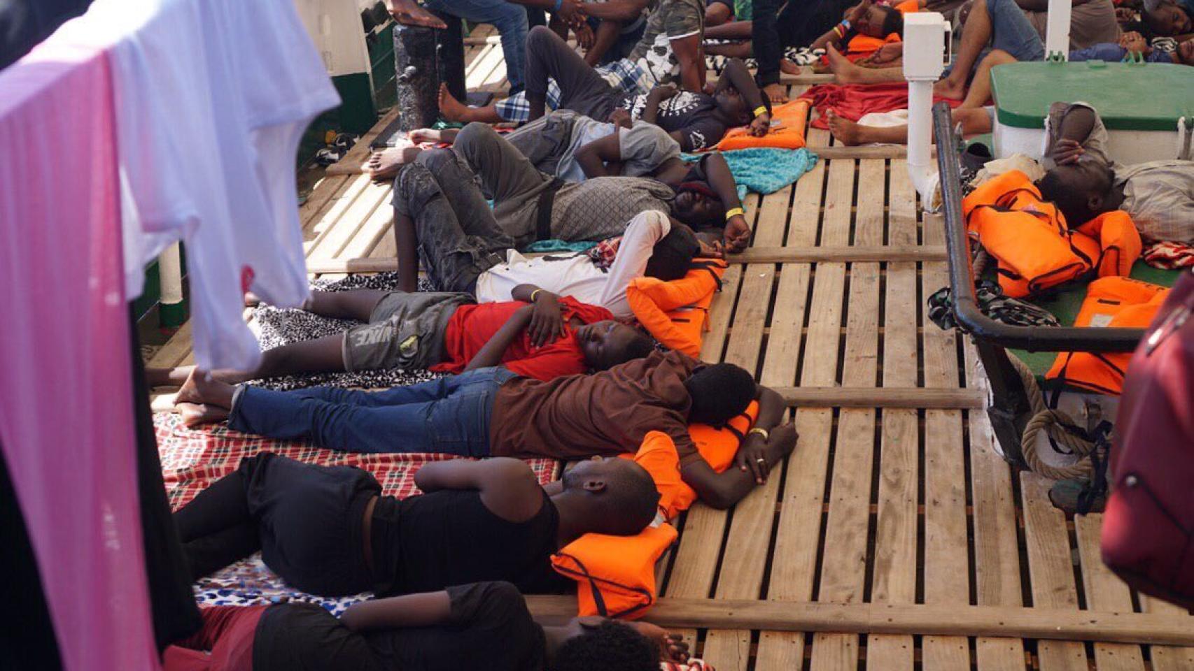 Migrantes a bordo del Open Arms.