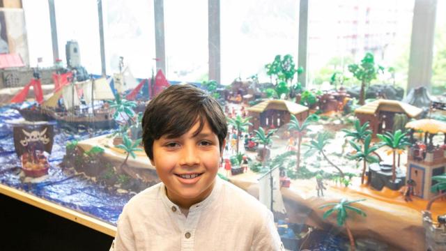 Un coruñés de 11 años recrea con sus Playmobil el universo pirata