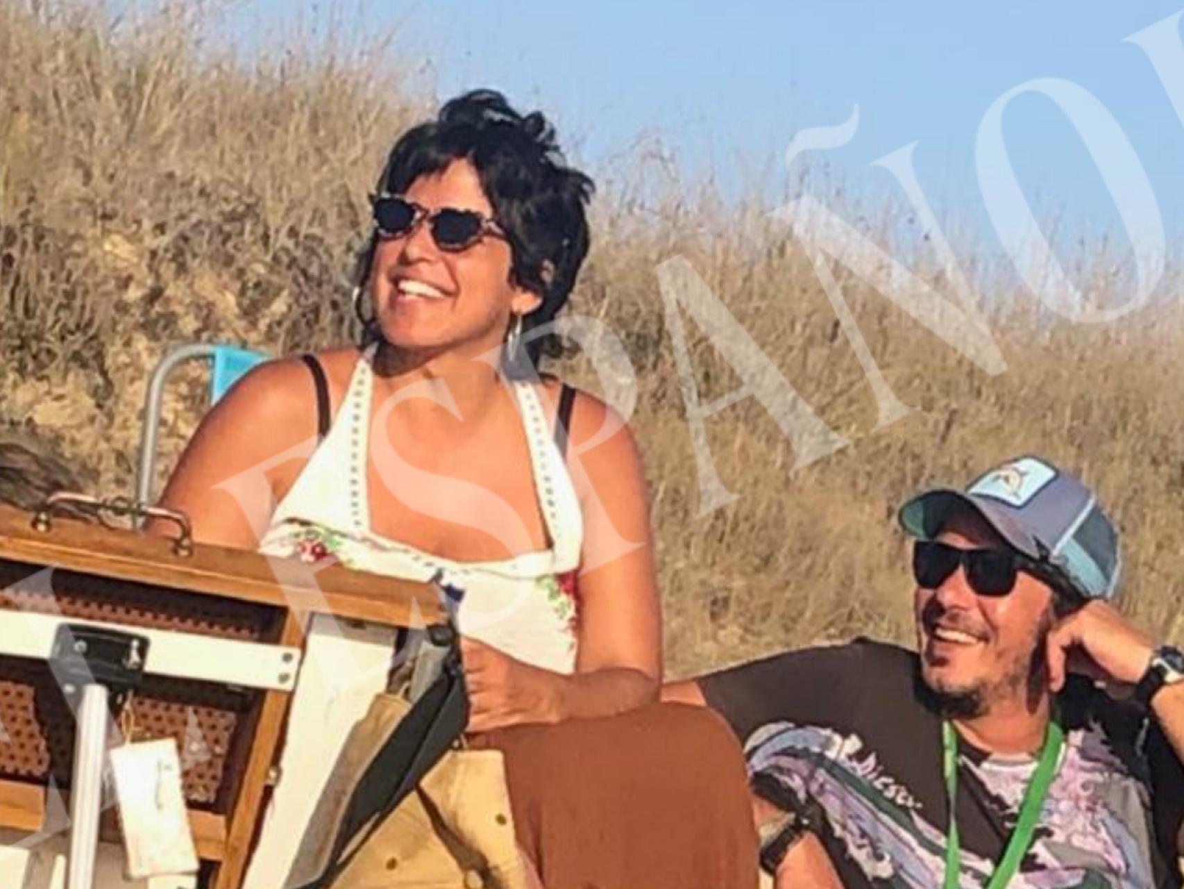 'Kichi' y Teresa Rodríguez en Zahara junto a su hija.