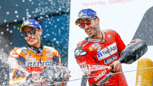 Dovizioso celebra tras ganar el Gran Premio de Austria