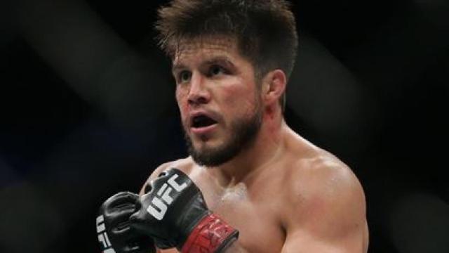 El campeón de peso mosca de la UFC Henry Cejudo