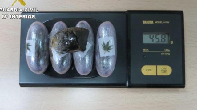 Detenido un vecino de Cambre con hachís en un parque infantil