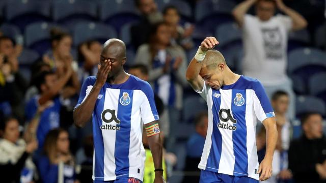 Los jugadores del Oporto, decepcionados tras caer eliminados de la Champions