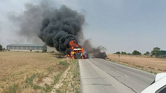 FOTO: Incendio de un camión en una intervención del Sepei (Archivo)