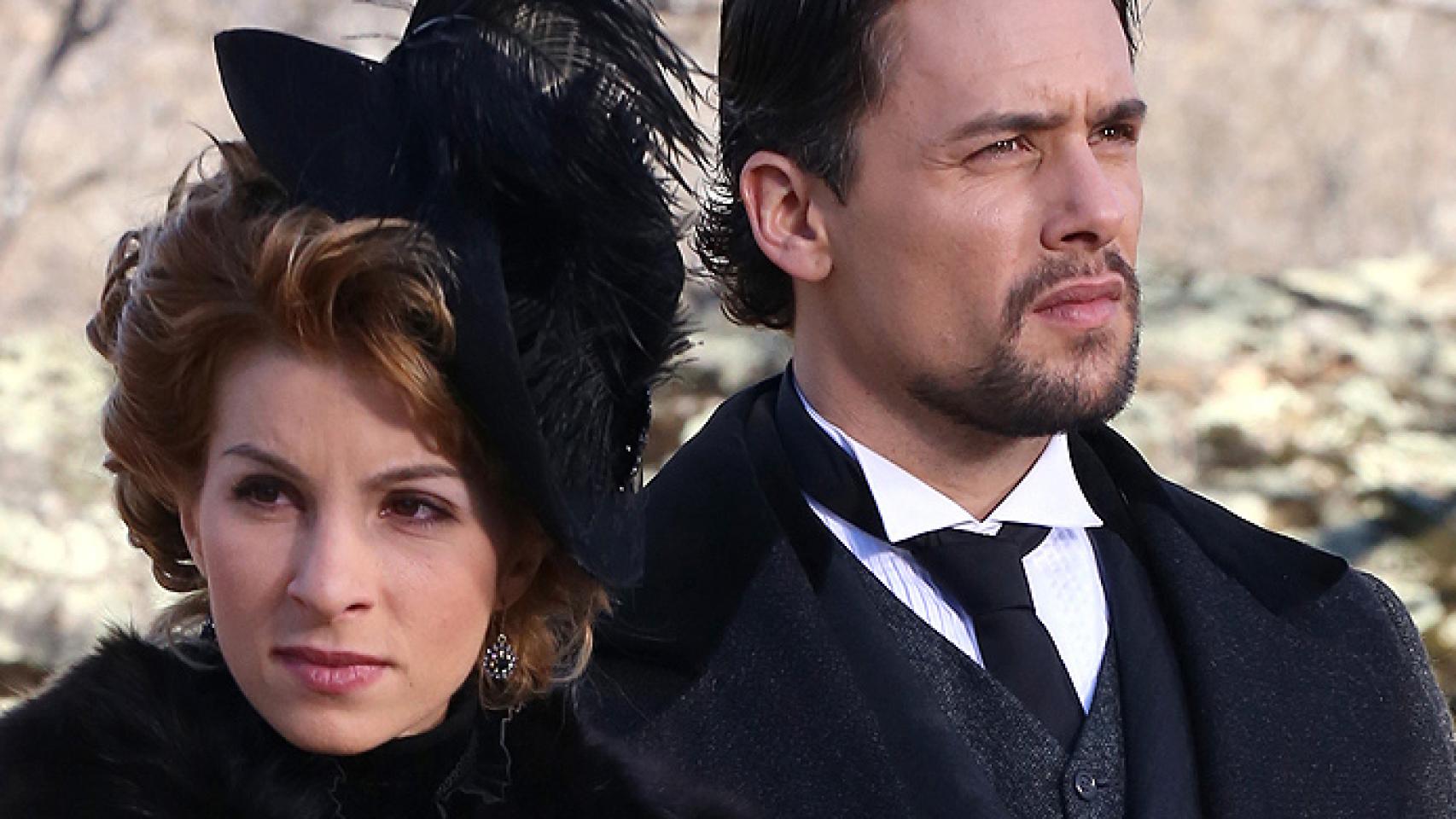 Sara Miquel y Roger Berruezo en 'Acacias 38'