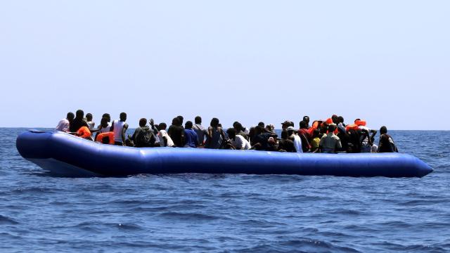 El Ocean Viking deja la zona de rescate y se acerca a aguas de Italia y Malta.