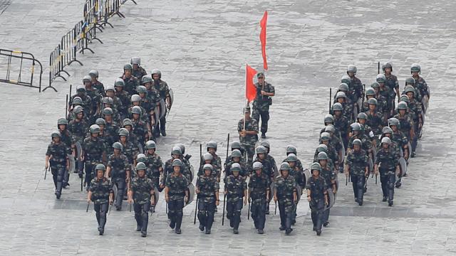 Tropas chinas concentradas en Shenzhen, cerca de Hong Kong.