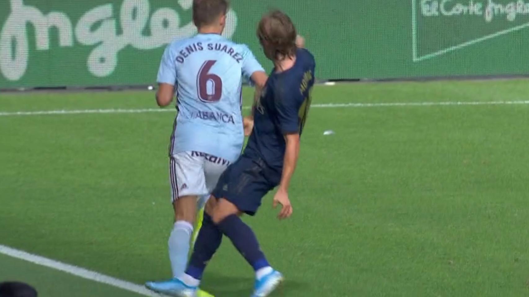 La acción que le costó la expulsión a Modric ante el Celta