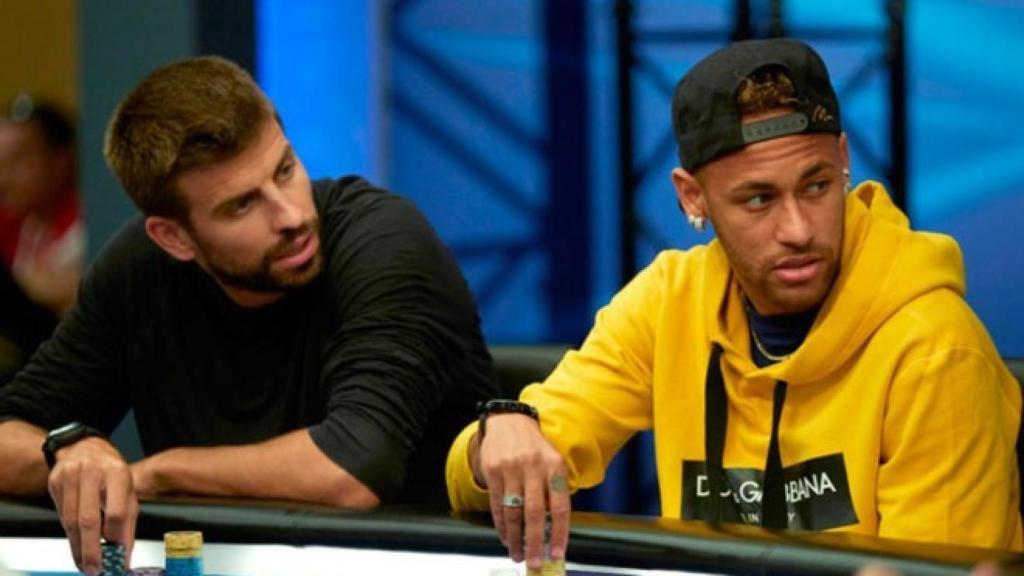 Piqué y Neymar jugando en Barcelona.