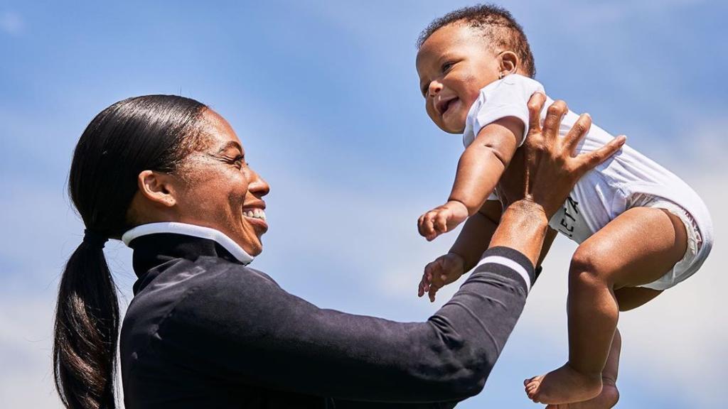 Allyson Felix y su hija Camryn. Foto: Instagram (@af85)