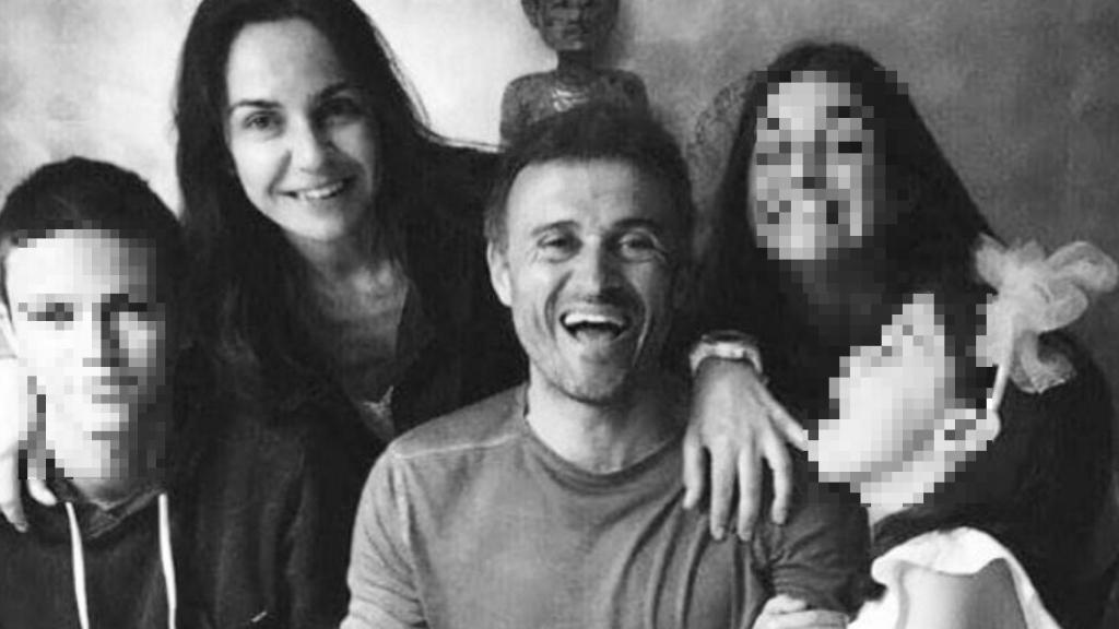 Luis Enrique junto a su mujer y sus hijos, Pacho, Sira y Xana.
