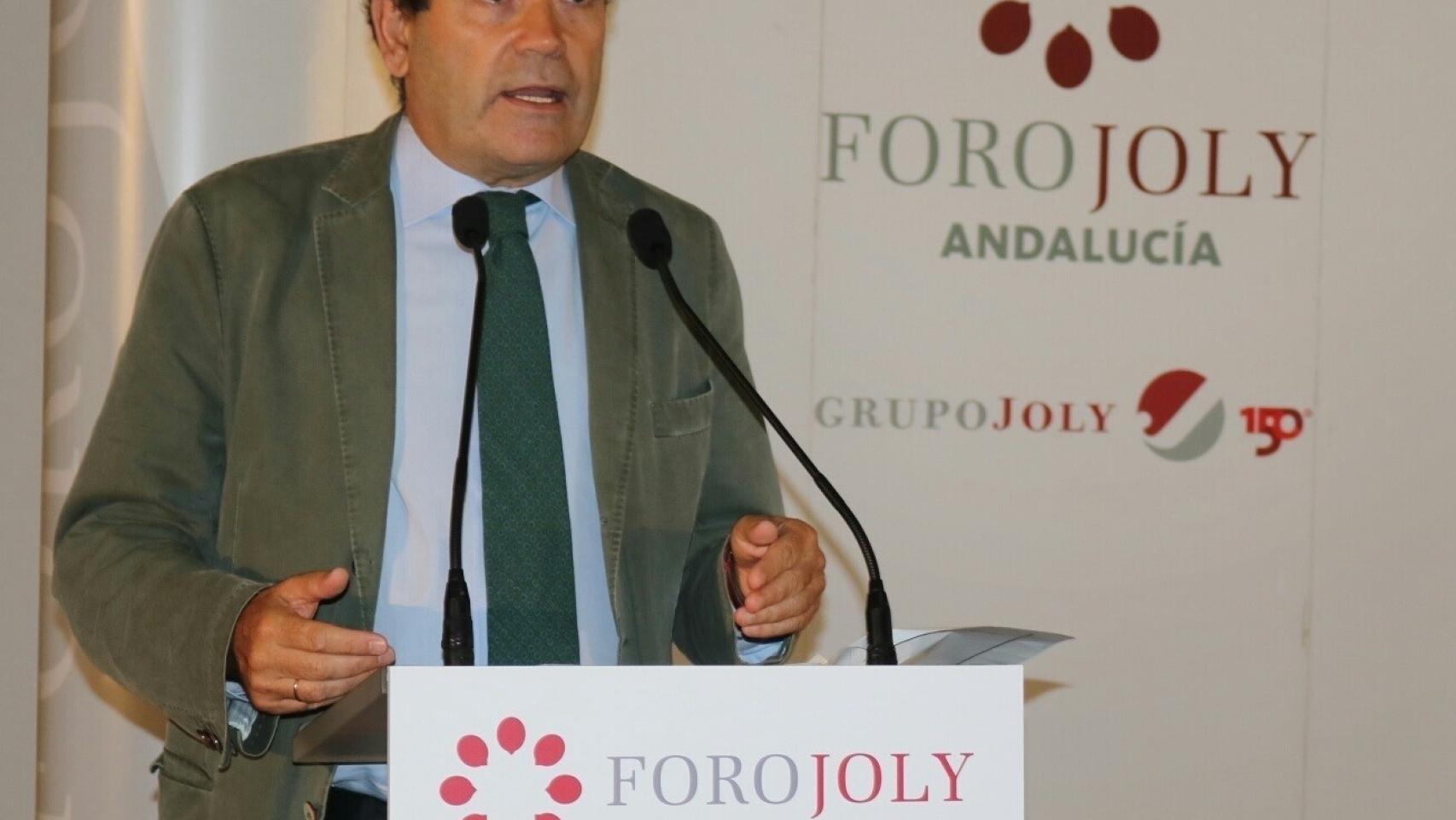 Carlos Cabanas.