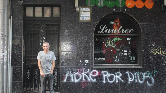 Montxo, delante del Lautrec