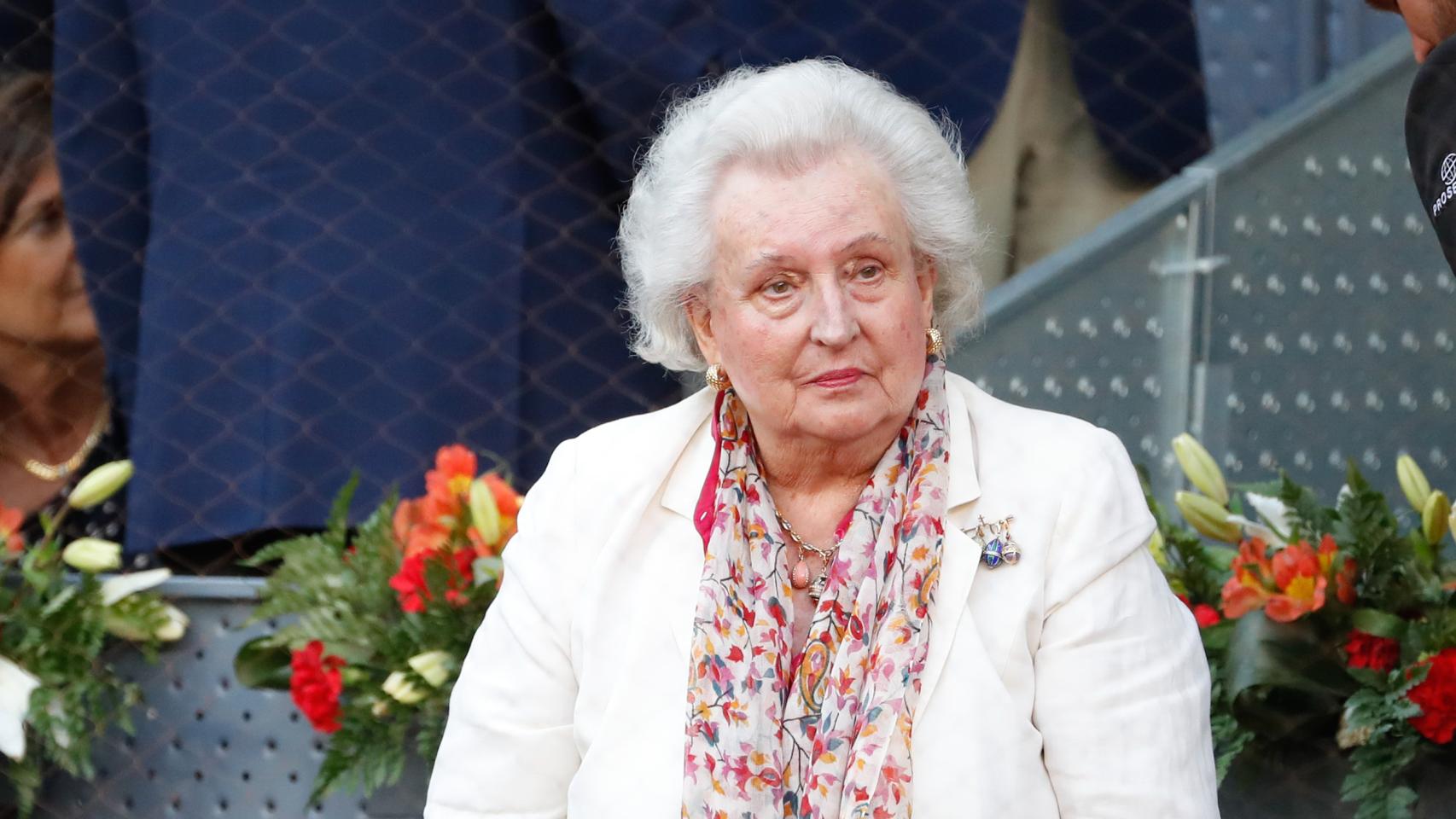 La infanta Pilar se encuentra ingresada en un hospital de Mallorca.