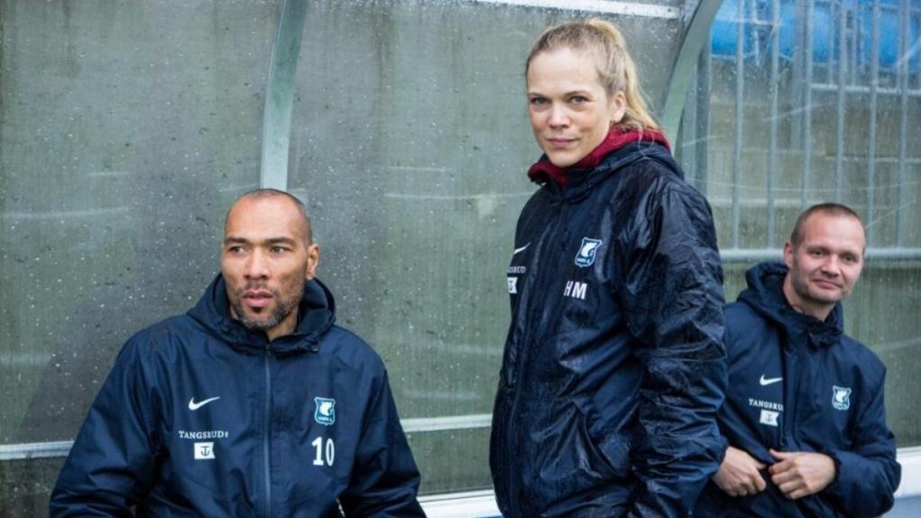 Fotograma de Home Ground.