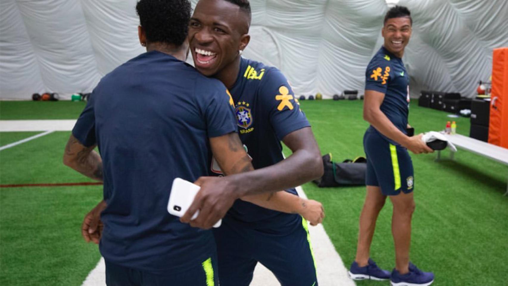 Vinicius, junto a Neymar y Casemiro en la concentración de Brasil. Foto: Instagram (@viniciusjunior)