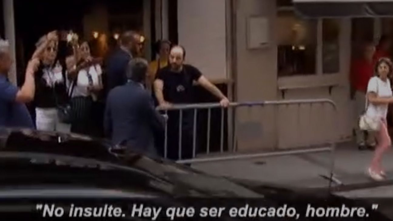 Revilla abroncando al hombre que insultó a Sánchez