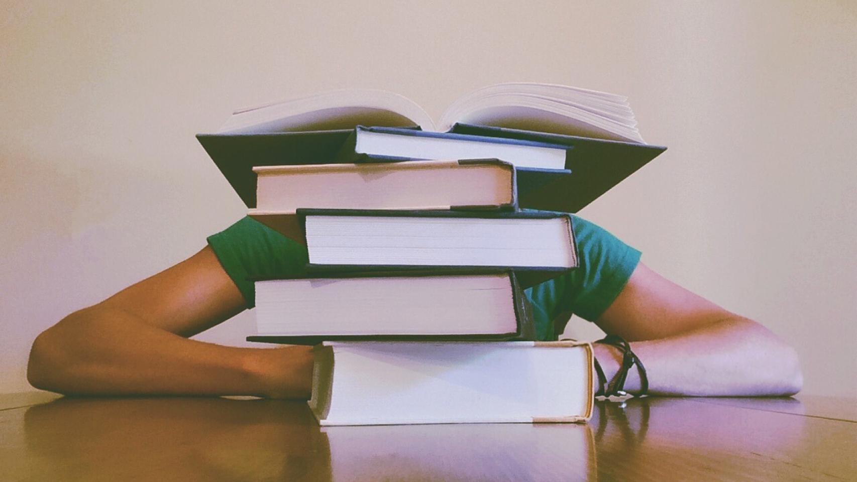Es la hora de solicitar becas, infórmate si eres estudiante