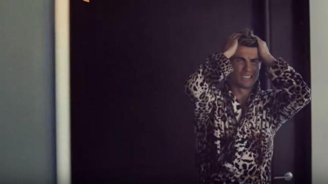 Cristiano Ronaldo en un anuncio de su fragancia Play it cool