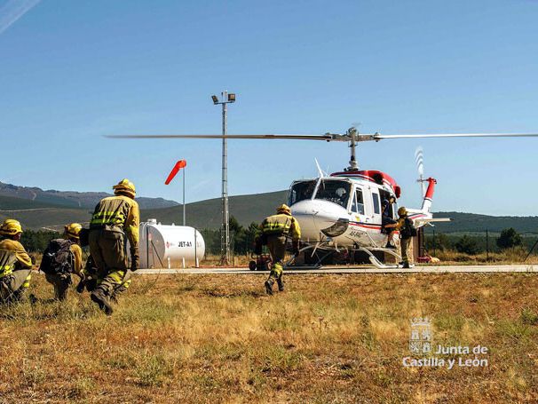 Imagen de archivo de un helicóptero de incendios