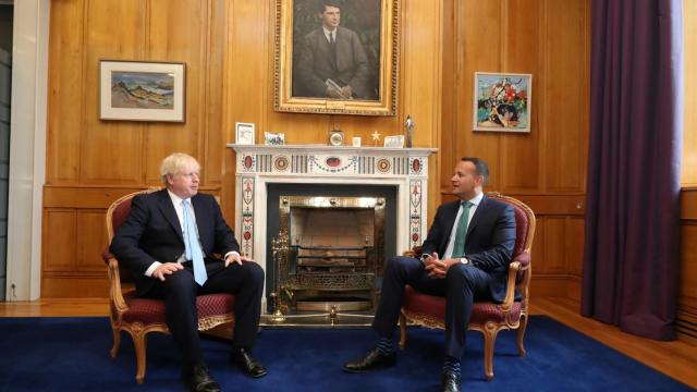 Johnson y Varadkar al inicio de su encuentro.