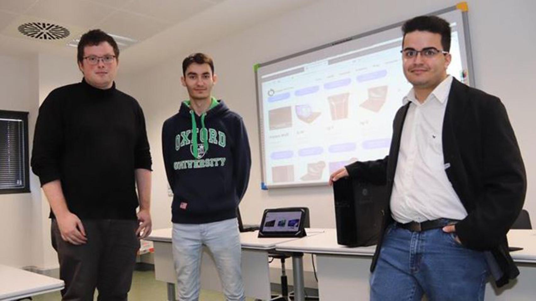 Imagen de archivo de los integrantes de Code Matrix.