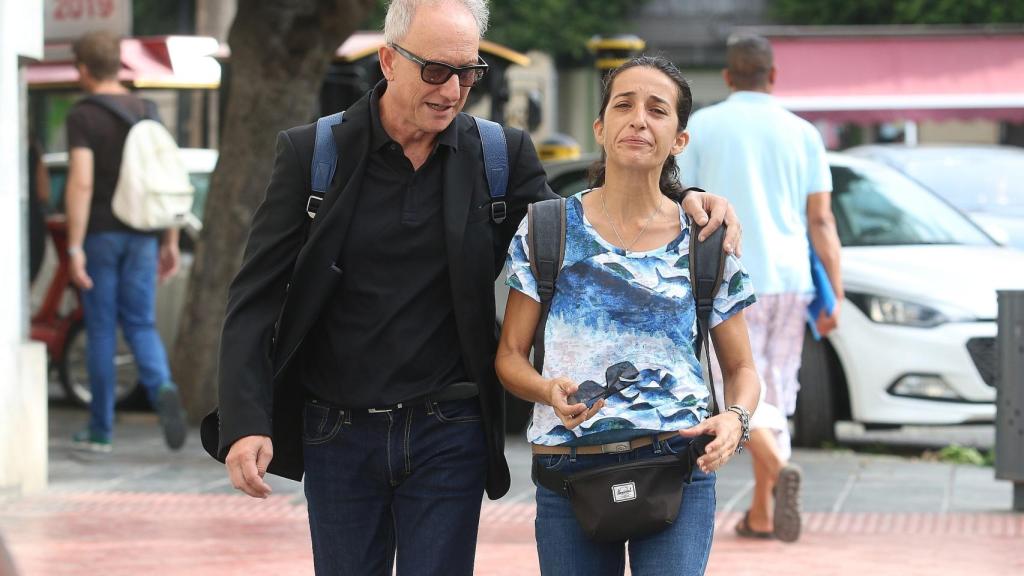 Llegada de Patricia, la madre de Gabriel, a la Audiencia Provincial de Almería