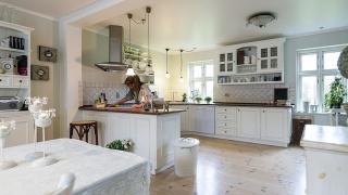 Cómo limpiar los muebles de la cocina de forma ordenada para no volvernos locos