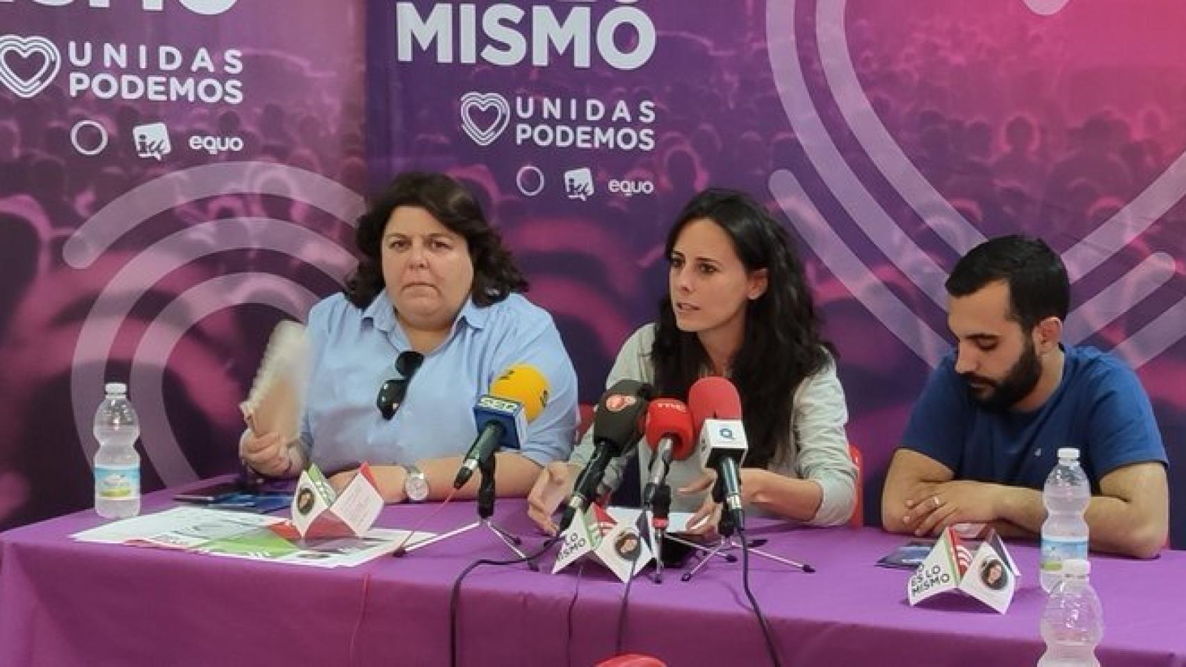 Mario Herrera (dcha) en un acto de Podemos en Ciudad Real.