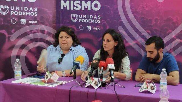 Mario Herrera (dcha) en un acto de Podemos en Ciudad Real.