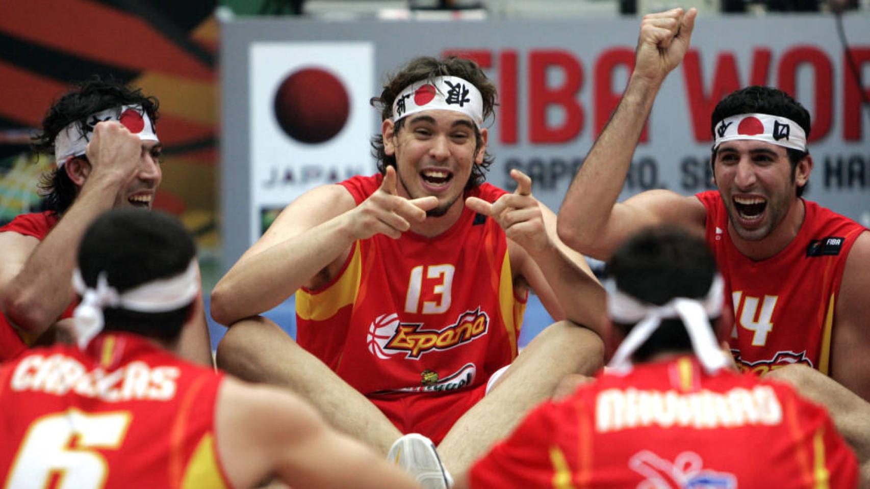 La selección española, tras ganar el Oro en el Mundial de Japón 2006