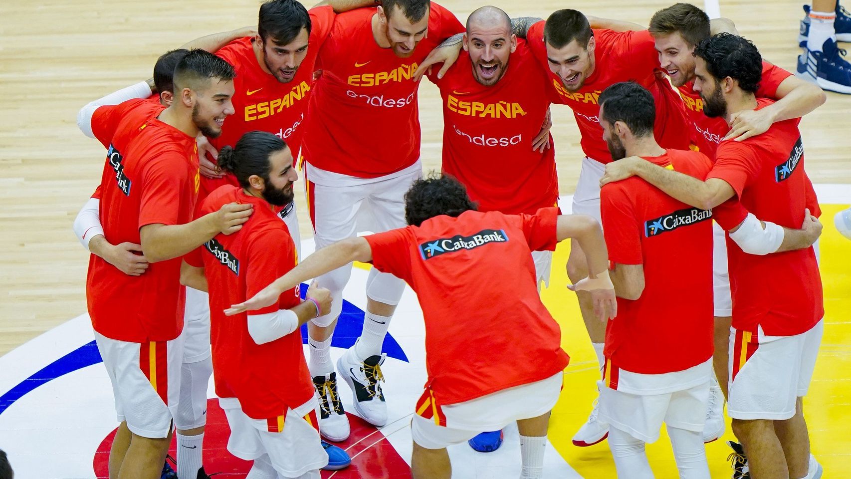 La selección española de Baloncesto celebra el título ante Australia.