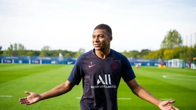 Mbappé, en un entrenamiento con el PSG. Foto: Twitter (@PSG_inside)
