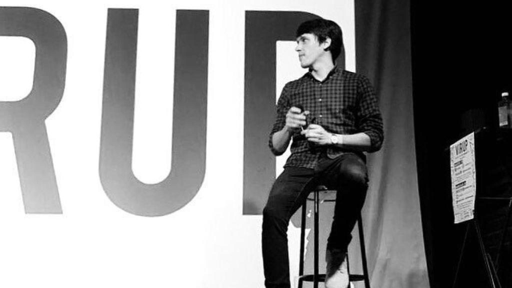 Nacho Tellado, arquitecto durante una conferencia en la Universidad. Foto: Instagram (@naxotellado)