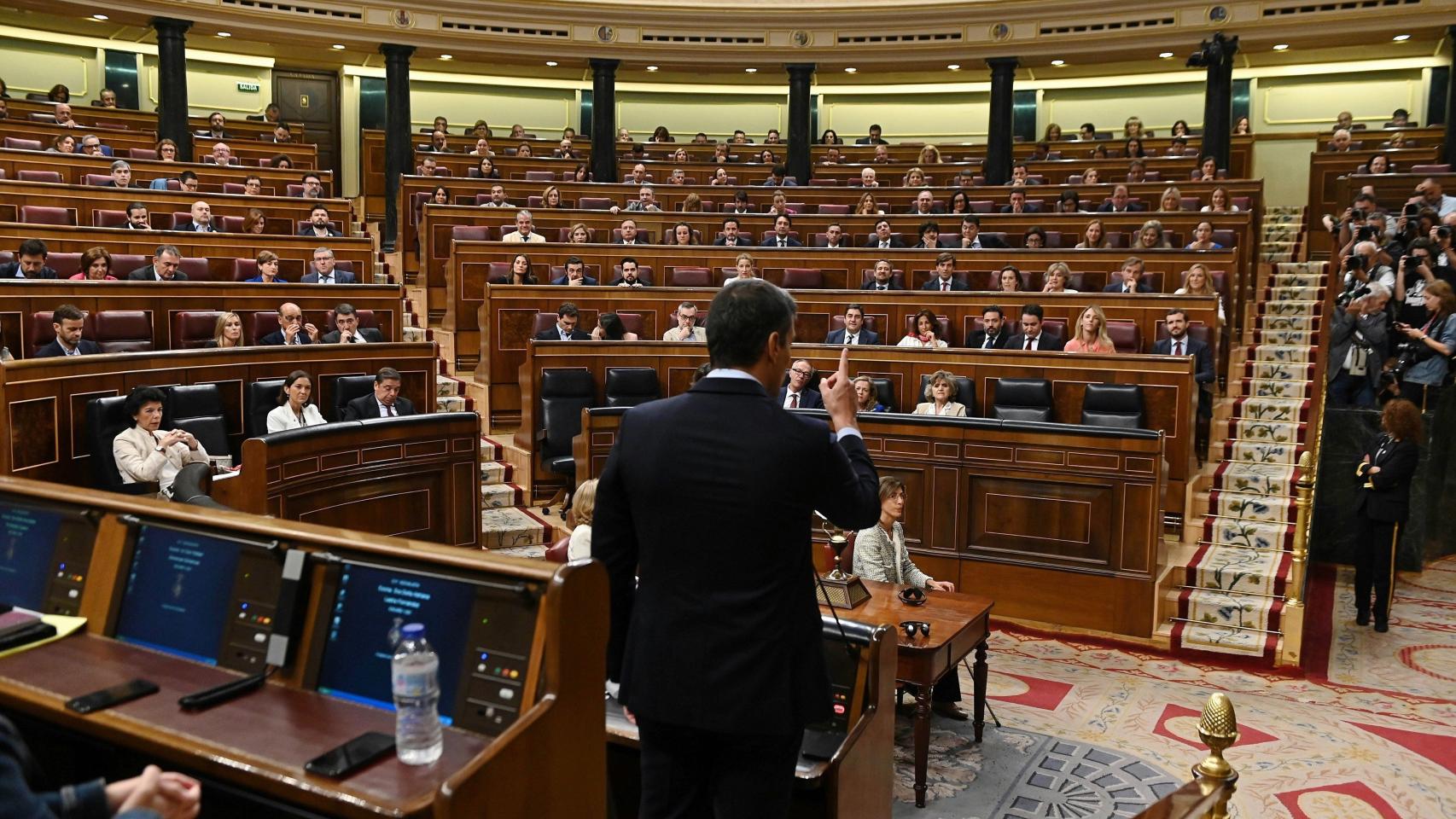 Panorámica del Congreso durante la última sesión de control al Gobierno.