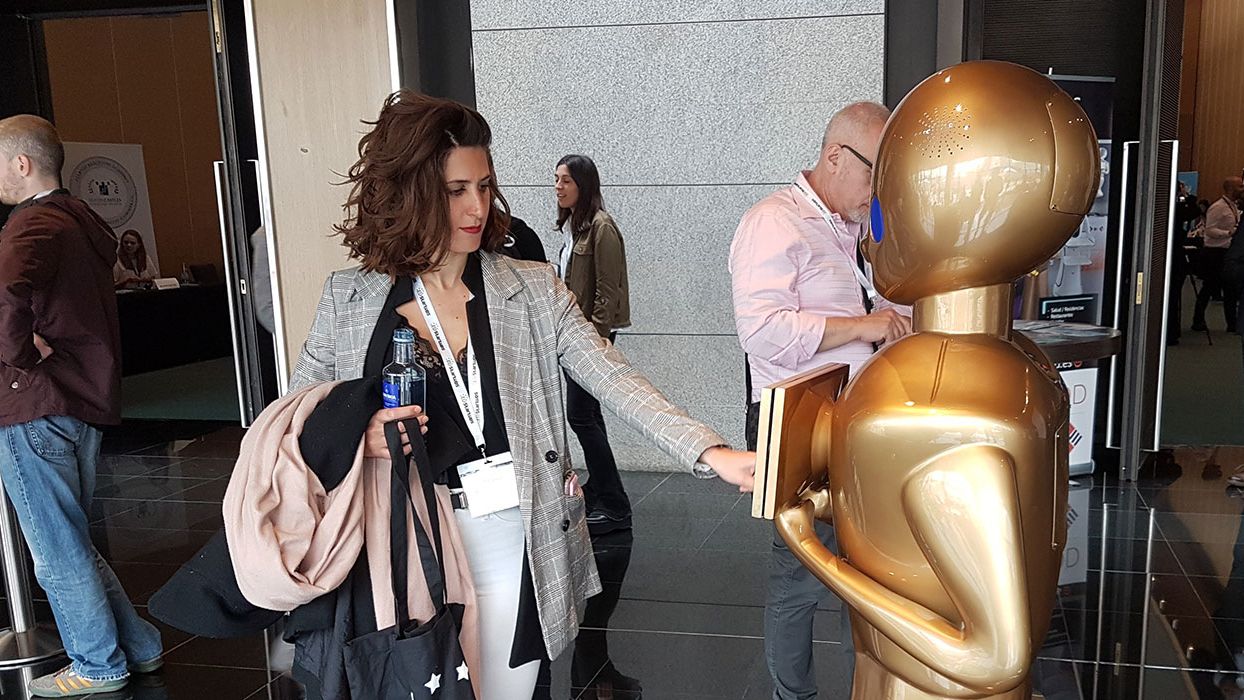 Así es el primer robot social español ‘plug&play’ y con inteligencia artificial