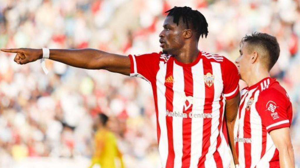 Sekkou celebra un gol con el Almería