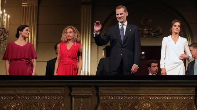 Los Reyes, Felipe y Letizia, después de Isabel Díaz Ayuso, presidenta de Madrid, y Meritxell Batet, del Congreso.