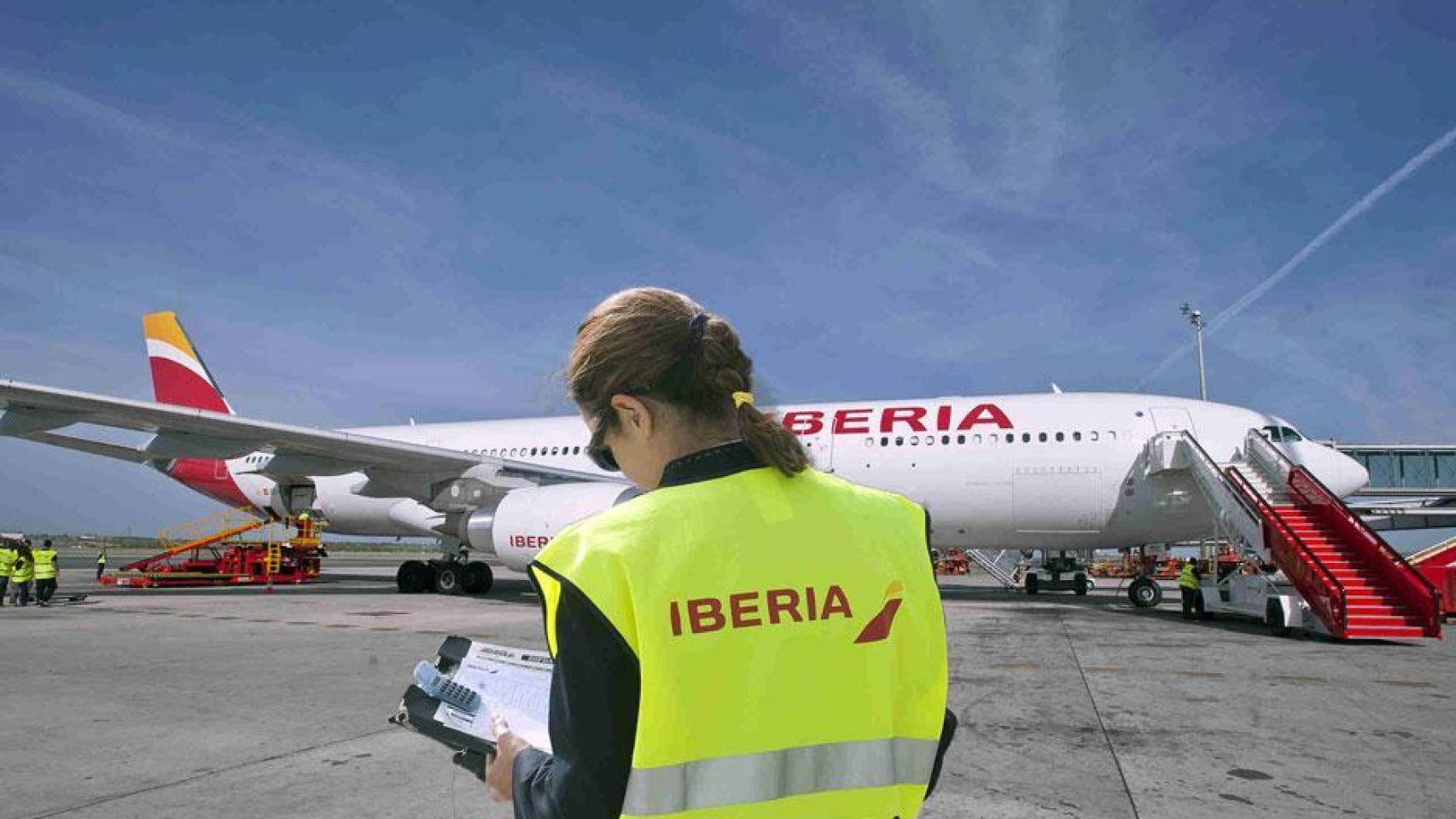 Los sindicatos de Iberia desconvocan la huelga de los trabajadores de tierra