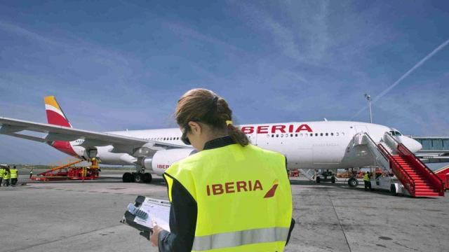 Los sindicatos de Iberia desconvocan la huelga de los trabajadores de tierra