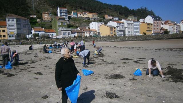 Voluntarios en una de las jornadas de limpieza