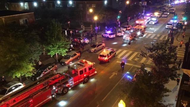 Las ambulancias en el lugar del tiroteo en Washington.
