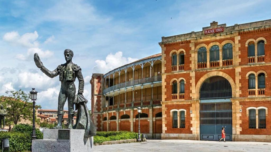 La plaza de toros La Glorieta, que identifica hoy en día el barrio de Salesas