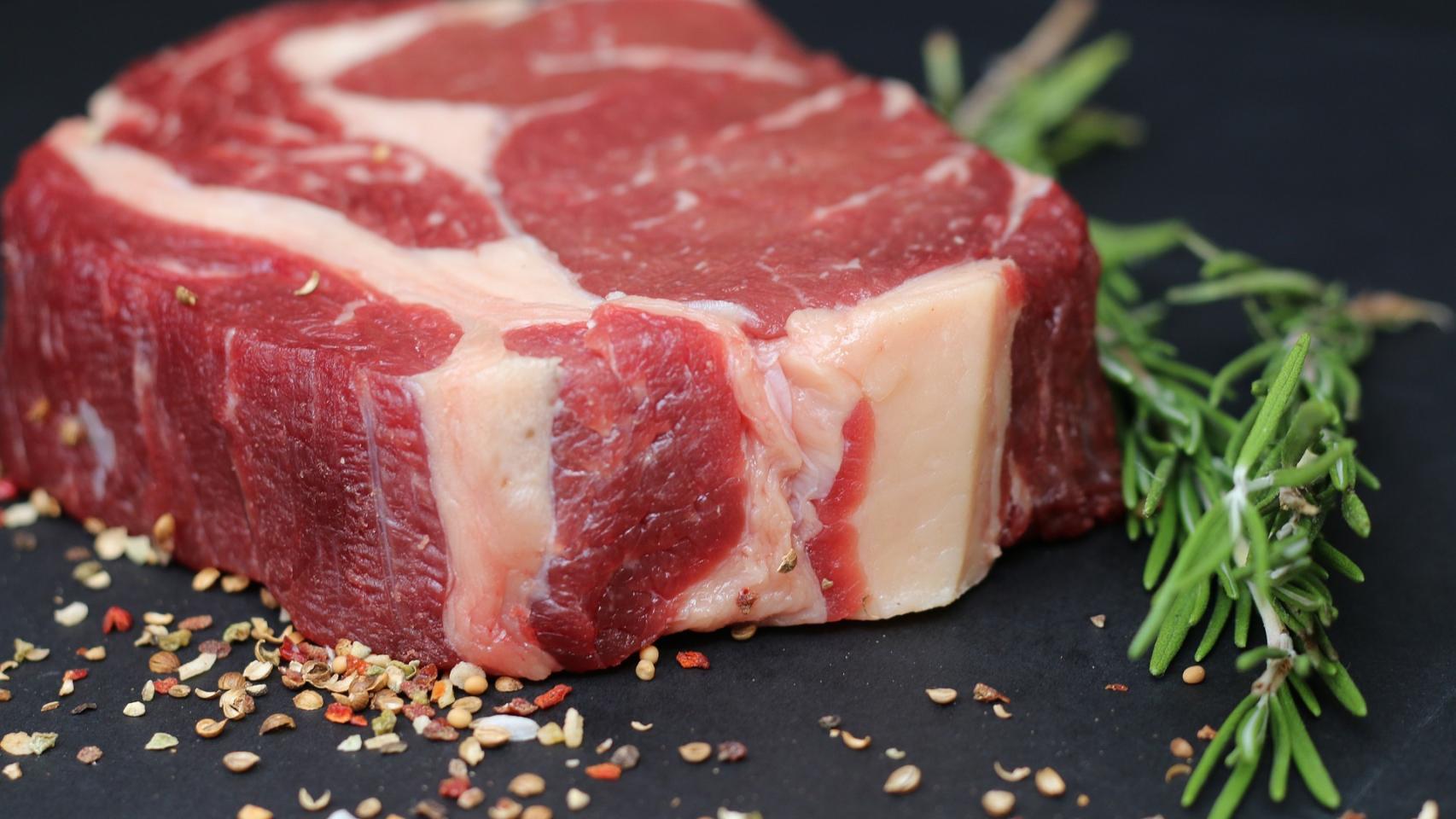 Un chuletón de tenera dispuesto para ser devorado.