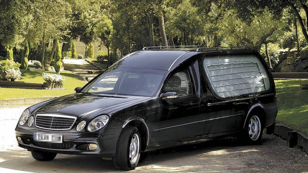 Imagen de archivo de un coche fúnebre.